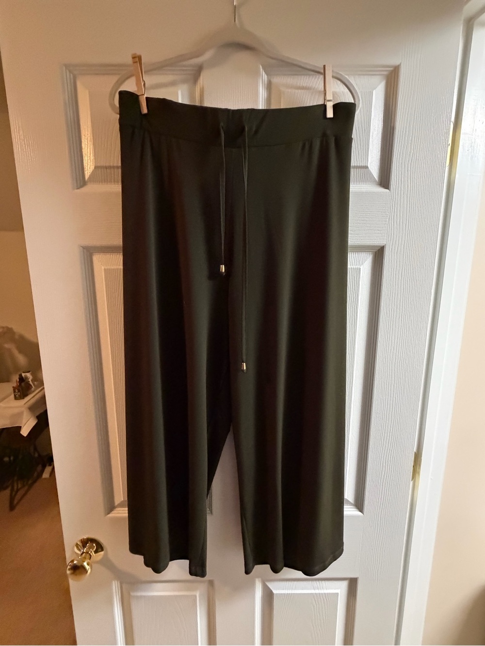 Jones New York Dark Olive Wide-Leg Drawstring Joggers